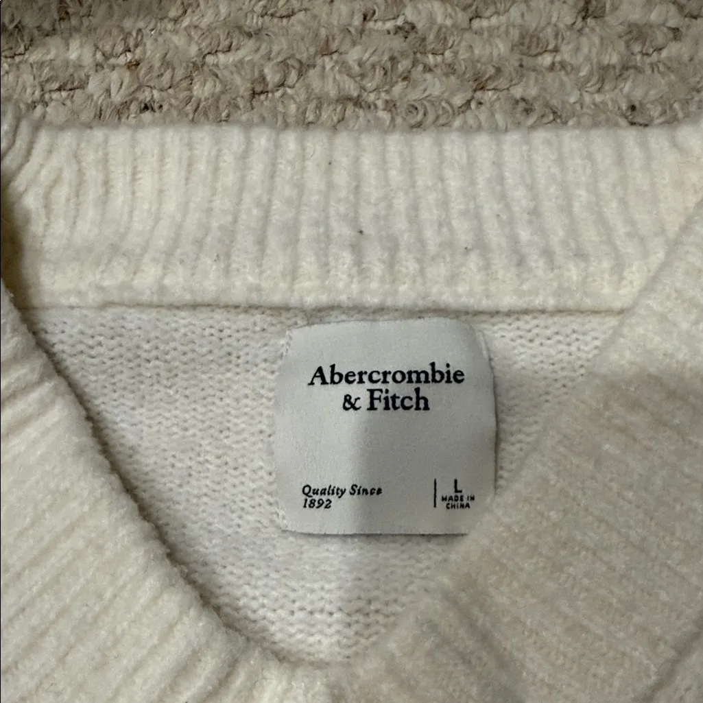 Abercrombie Cream V-Neck Sweater - Image 2