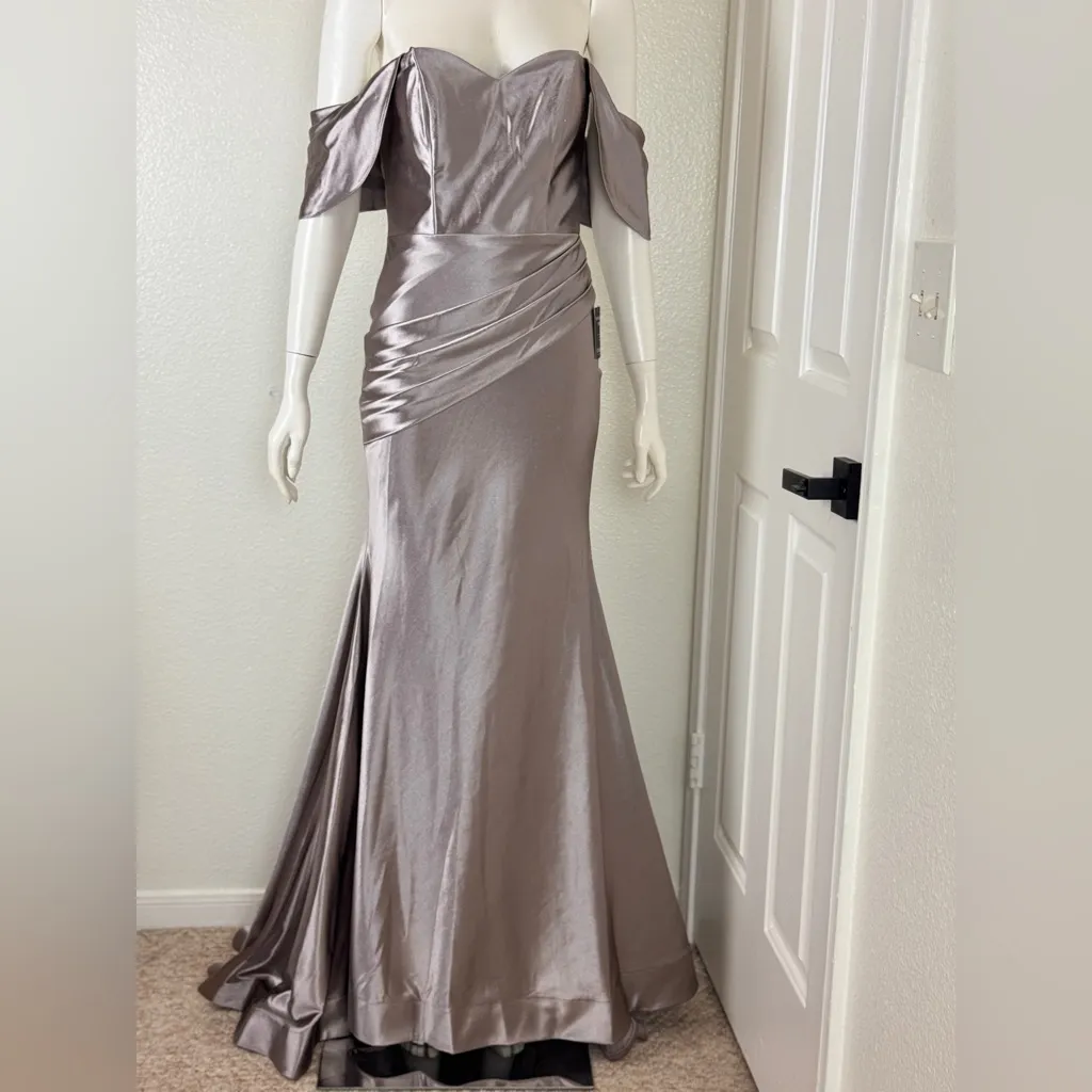 Cinderella Divine Gray Satin Dress Size Small - Image 2