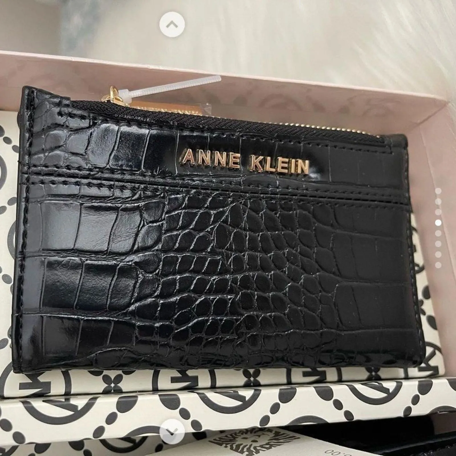 ANNE KLEIN Black Satchel with Wallet AKG5041
New in Box / with Tag MSRP $95 - Image 7