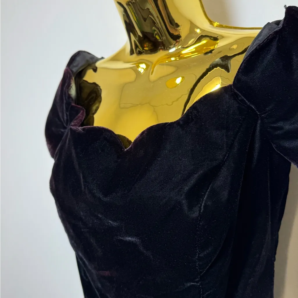 Jarrod’s Dark Burgundy/ Wine Velvet Scallop Neck Dress Size 6 Vintage Cocktail Black - Image 2