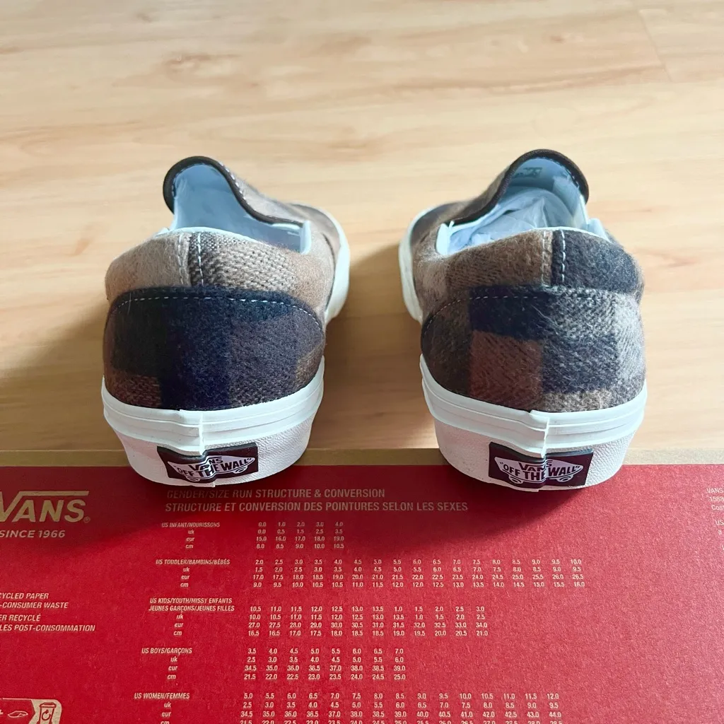 Vans Classic Slip-On Sweater Check Brown Women7.5 US - Image 6