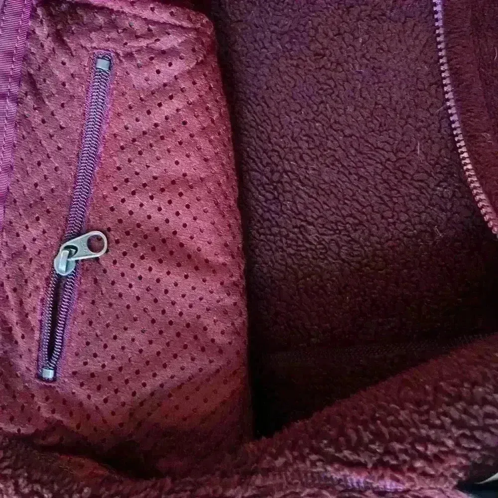 Patagonia Maroon Fleece Zip Up Jacket - Image 3