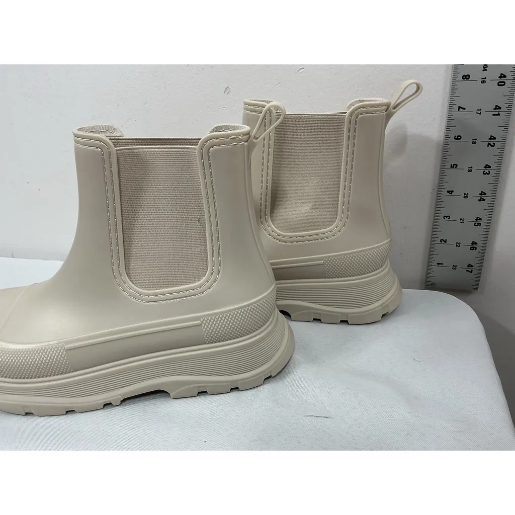 Womans NWD Pullon Chunky Ankle Rubber Boots 10 Beige Round Toe Elastic Ankle Tan - Image 4
