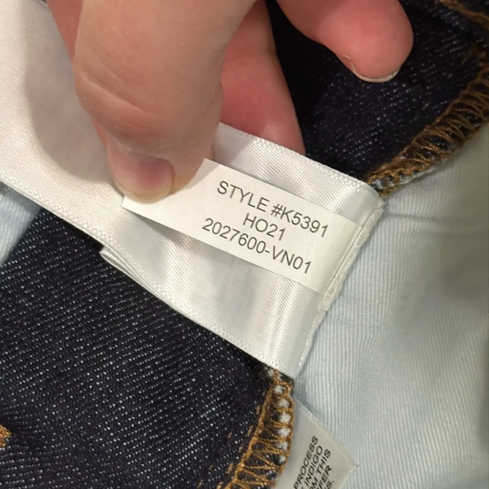 J Crew women’s 9” mid-rise vintage slim-straight jeans in resin rinse size 28 - Image 13