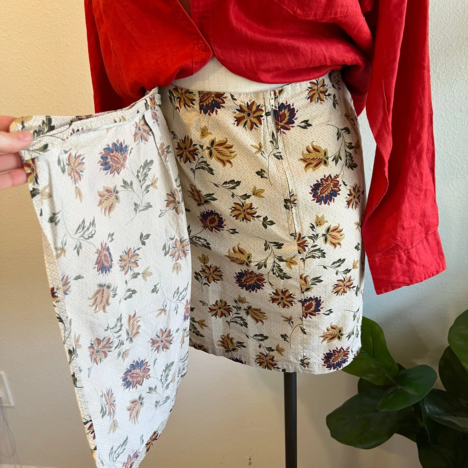 Vintage 90s White Stag Cotton Moody Floral Printed Wrap Mini Skirt Size 14 - Image 4