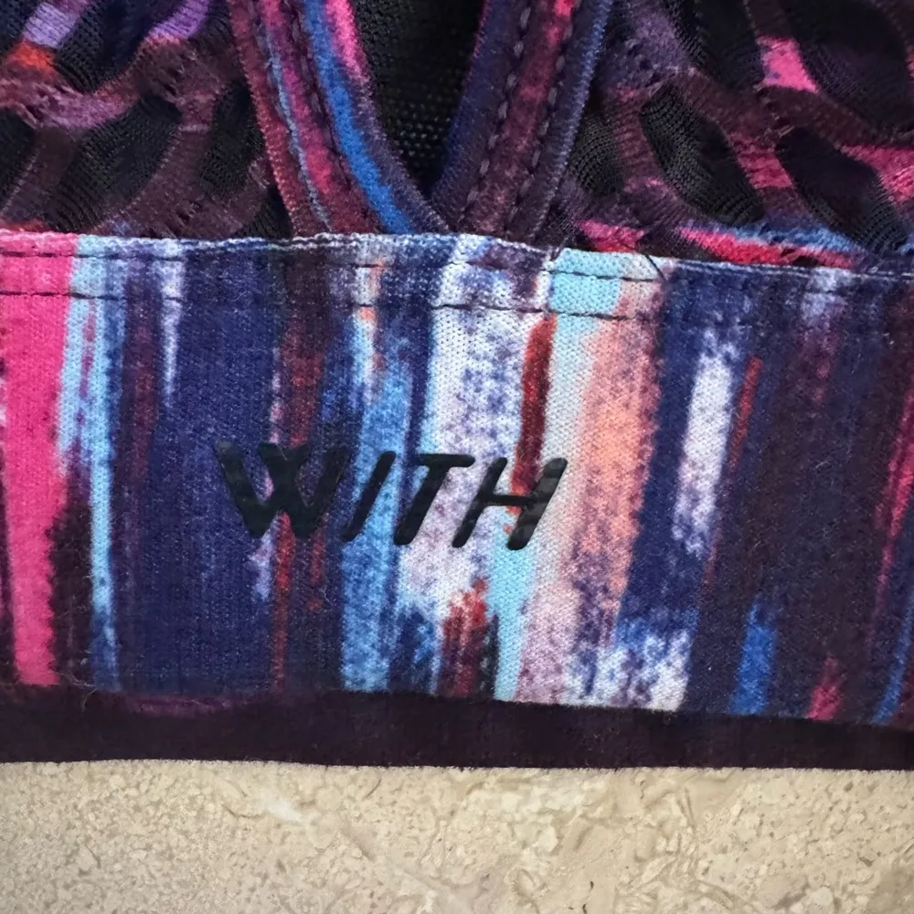 Peloton Multicolor Sports Bra WITH Wear It To Heart x Peloton size medium Red - Image 3