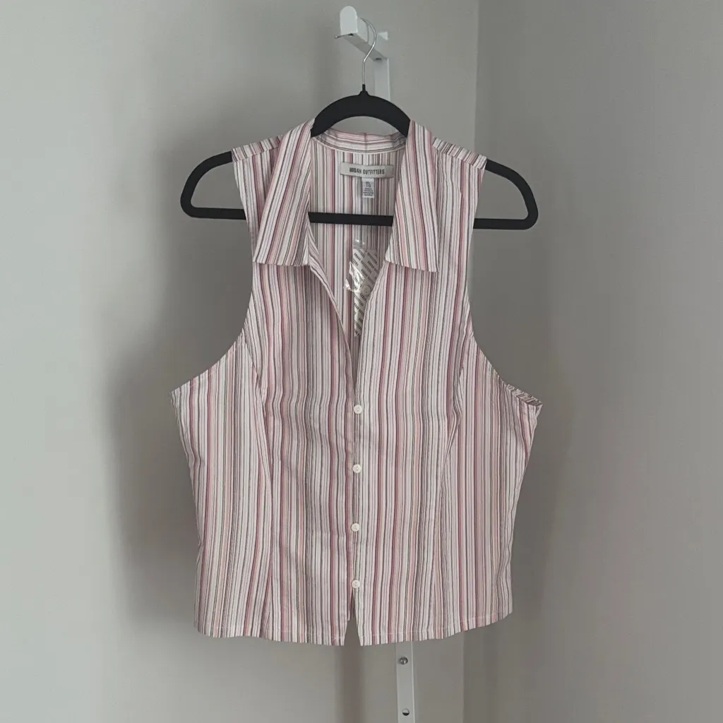 Urban Outfitters Party Girl Vertical Stripe Button Down Sleeveless Shirt Size XL - Image 4