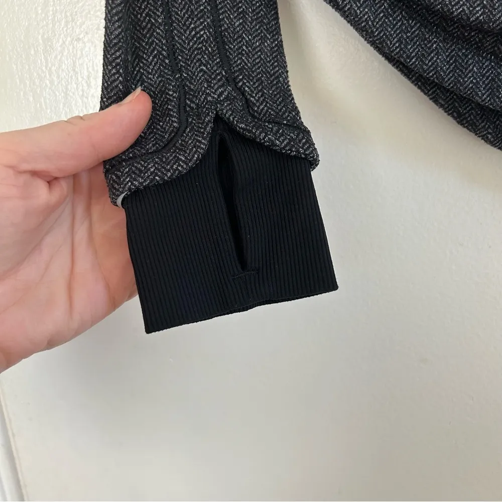 Lululemon Base Runner 1/2 Zip Heathered Herringbone Black Grey 6 - Image 4