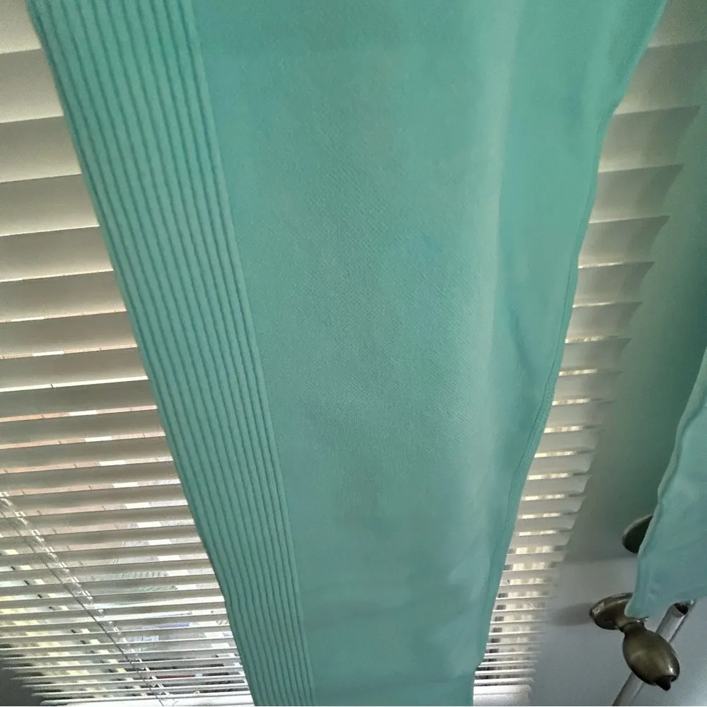 high waisted aqua color legging size Large - Image 3