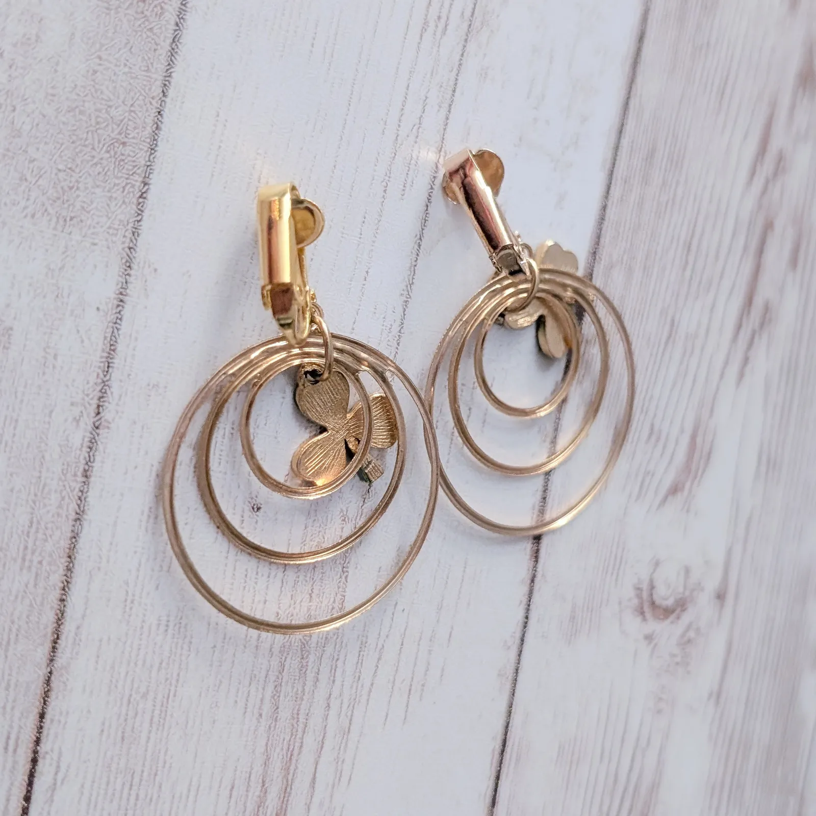 Vintage Clip On Earrings Large Gold Tone & Shamrock Dangle Irish Theme - Image 5