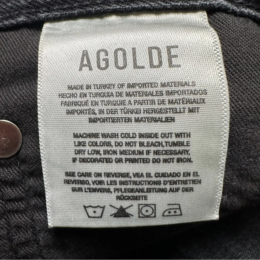 NWT 90s Pinch Waist Short High Rise in Nix Distressed Black Size 25 - Image 9