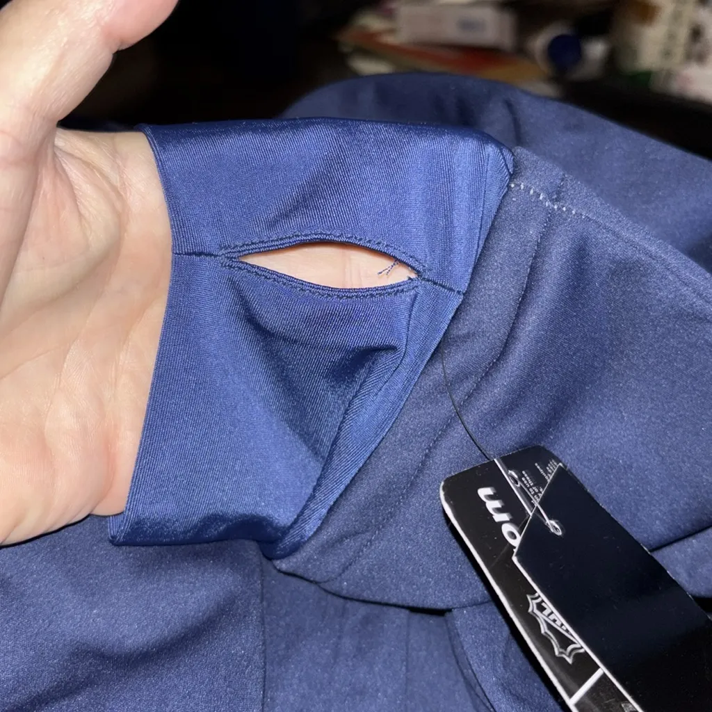 Vancouver Canucks Jacket Blue Size XL - Image 9