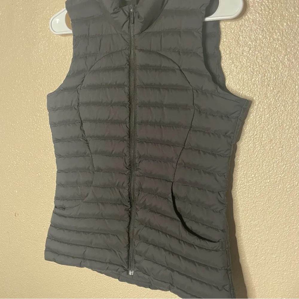 Lululemon Pack It Down Again Vest in Black Size 6 - Image 9