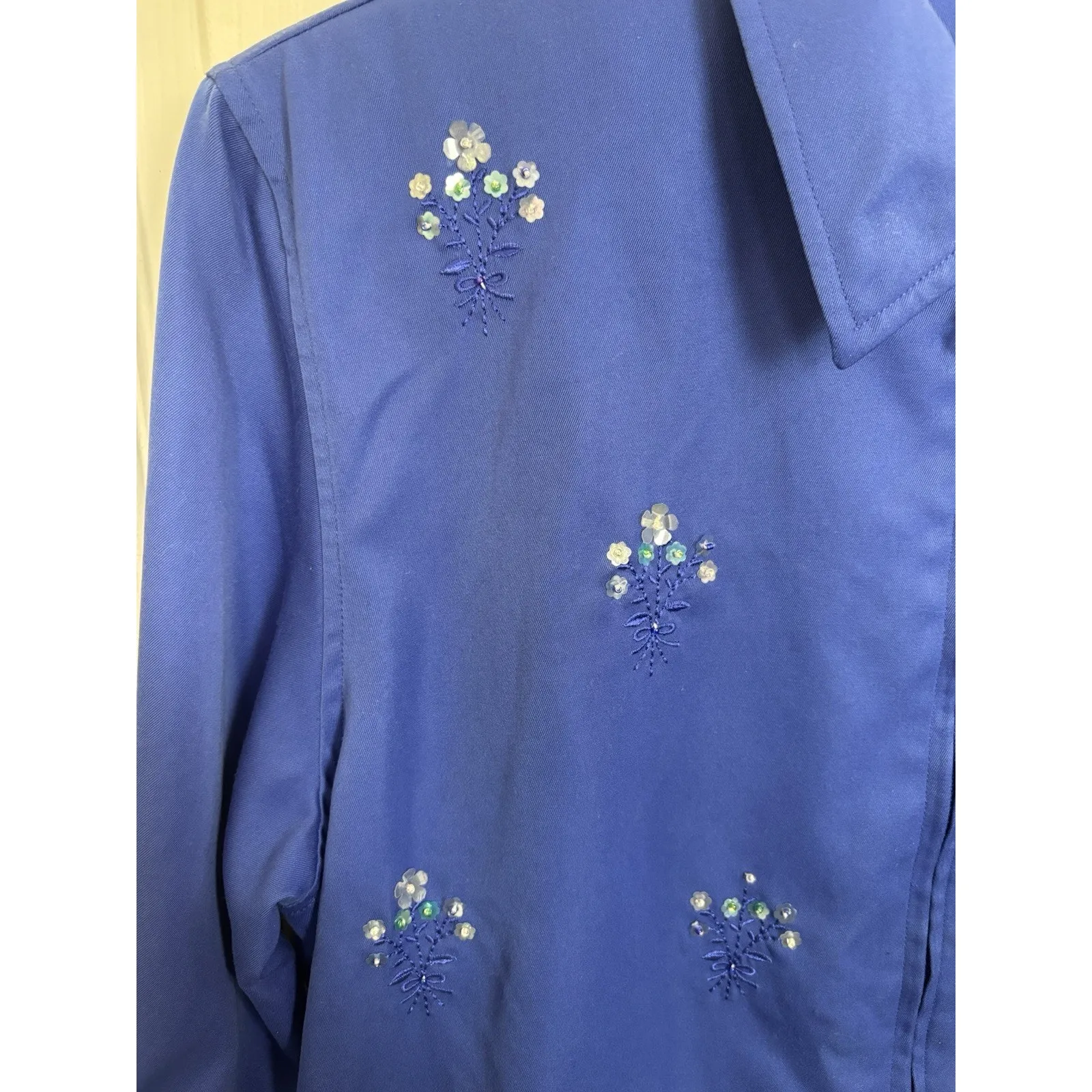 VTG 90s Alfred Dunner Blue Full Zip Floral Embroidered Sequin Jacket Size 10 - Image 4