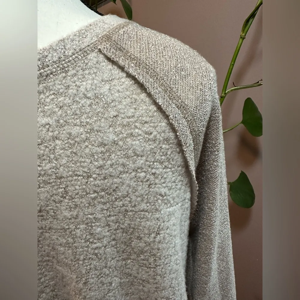 Cherish Light Gray Long Sleeve Women's Top Size L - Image 9