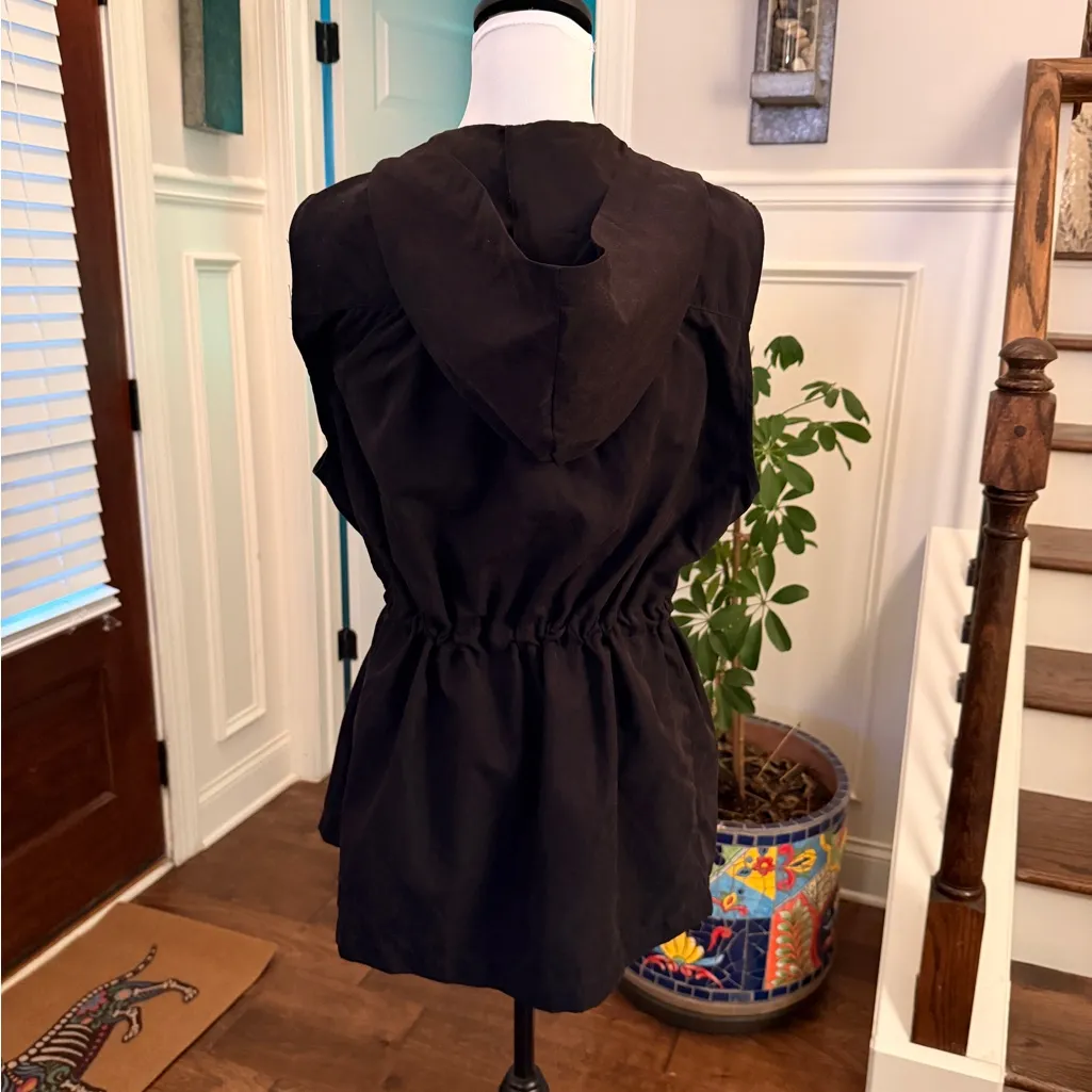 Active USA NWOT Black Hooded Vest with Pockets and Drawstring - Image 5