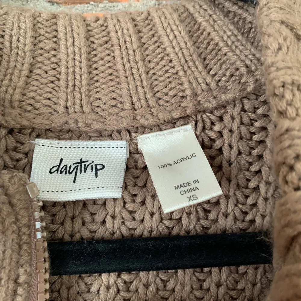 Daytrip Buckle Chunky Ribbed Quarter Zip Long Sleeve Pullover Sweater Brown - XS - Image 5