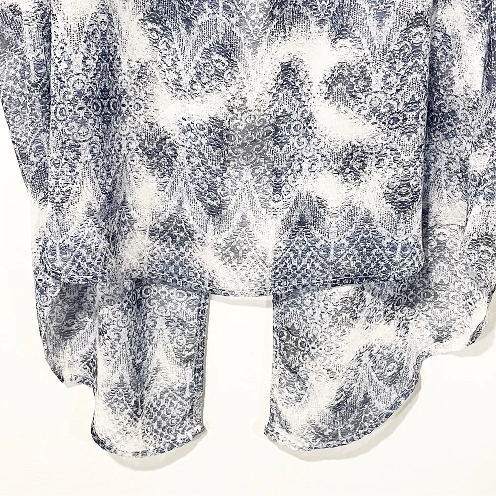 Torrid Plus Size 1X Blue Sheer Snake Print Button Back Short Sleeve Blouse - Image 2