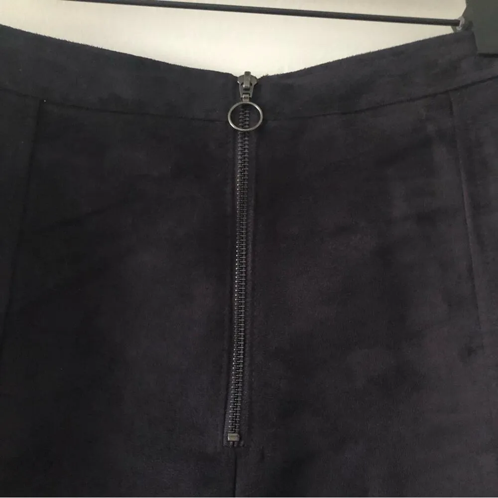 Old Navy Black Faux Suede Skirt - Image 3