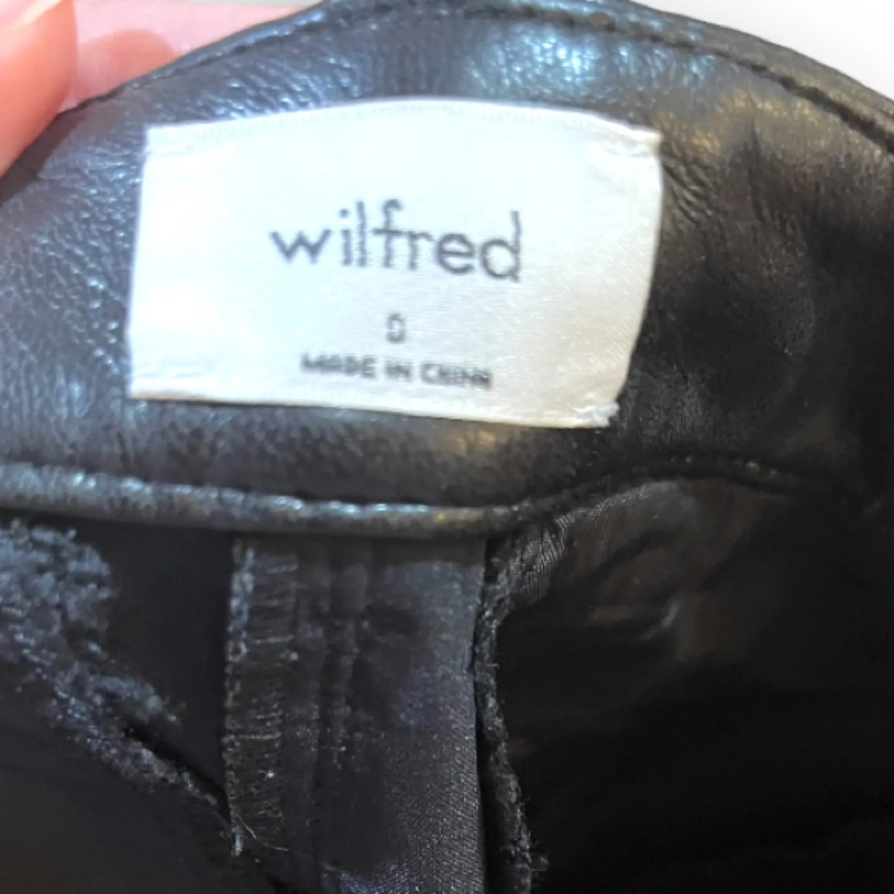 Aritiza faux leather high waisted shorts. Size 0 Wilfred - Image 5