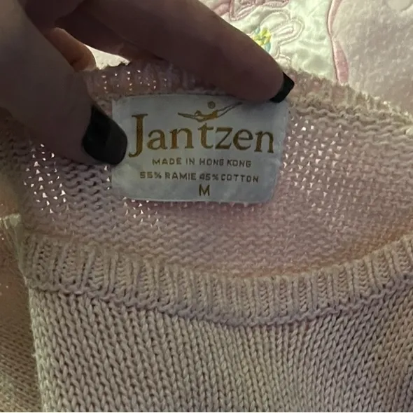 Vintage Jantzen Light Pink Women’s Sweater with embroidered golfers Medium - Image 6