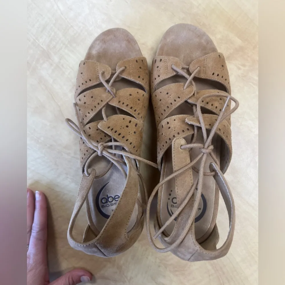 Abeo NWOB Lilia Tan Suede Cork Wedge Sandals Strappy Gladiator Sz 7 Brown - Image 9