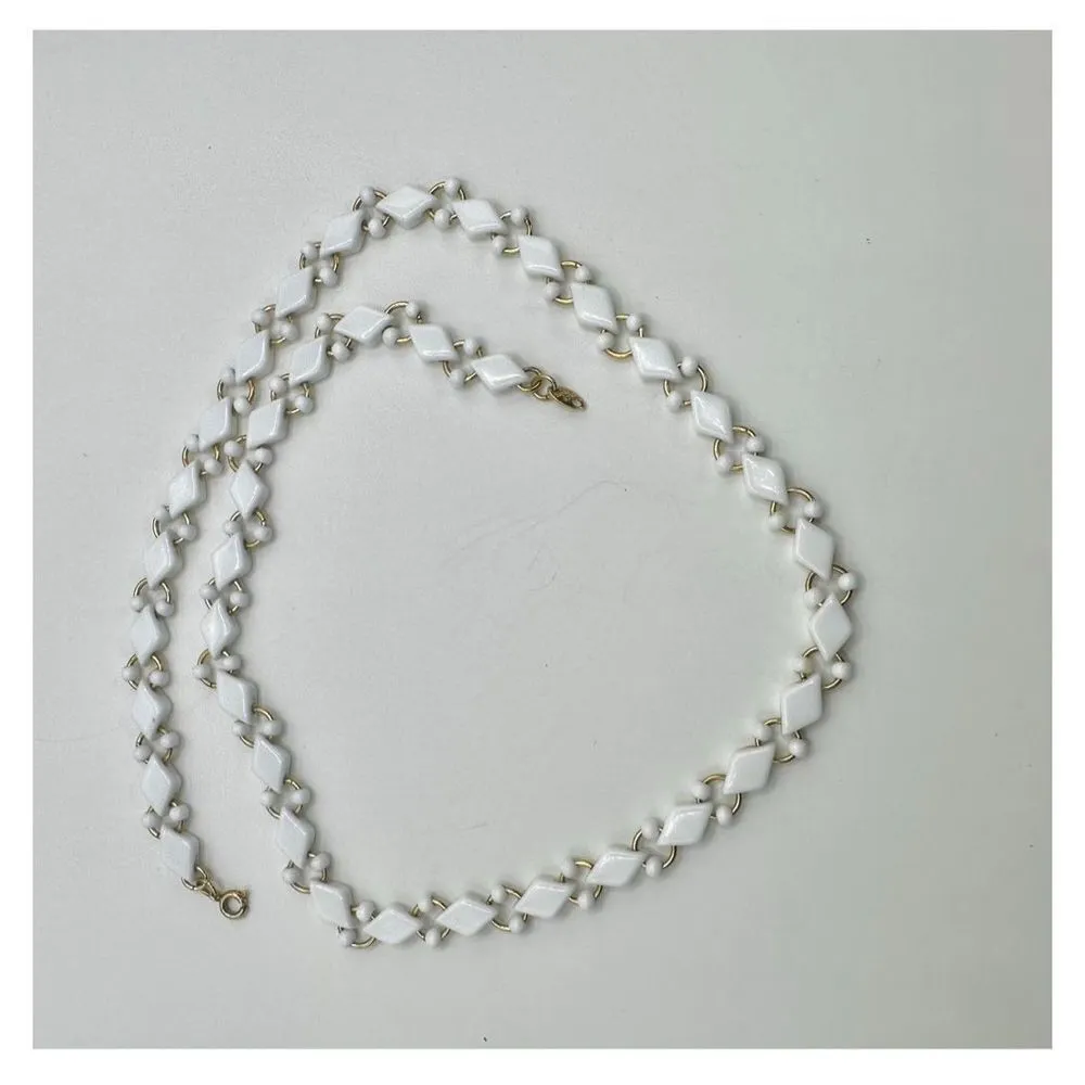 Vintage Trifari white lucite and gold tone geometric necklace - Image 9