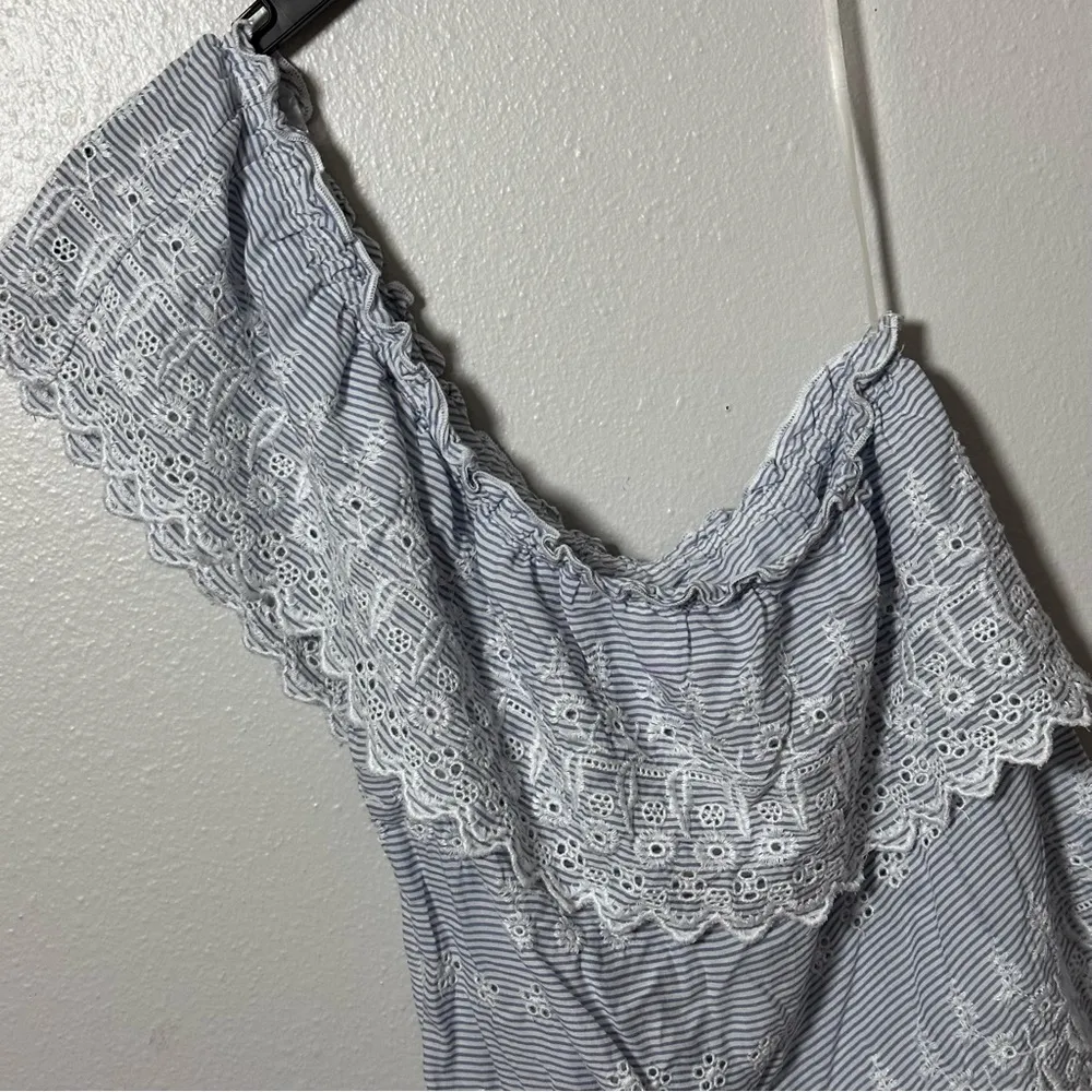 American Eagle Women Blue Embroidered Ruffle One Shoulder Top Blouse XS - Image 4