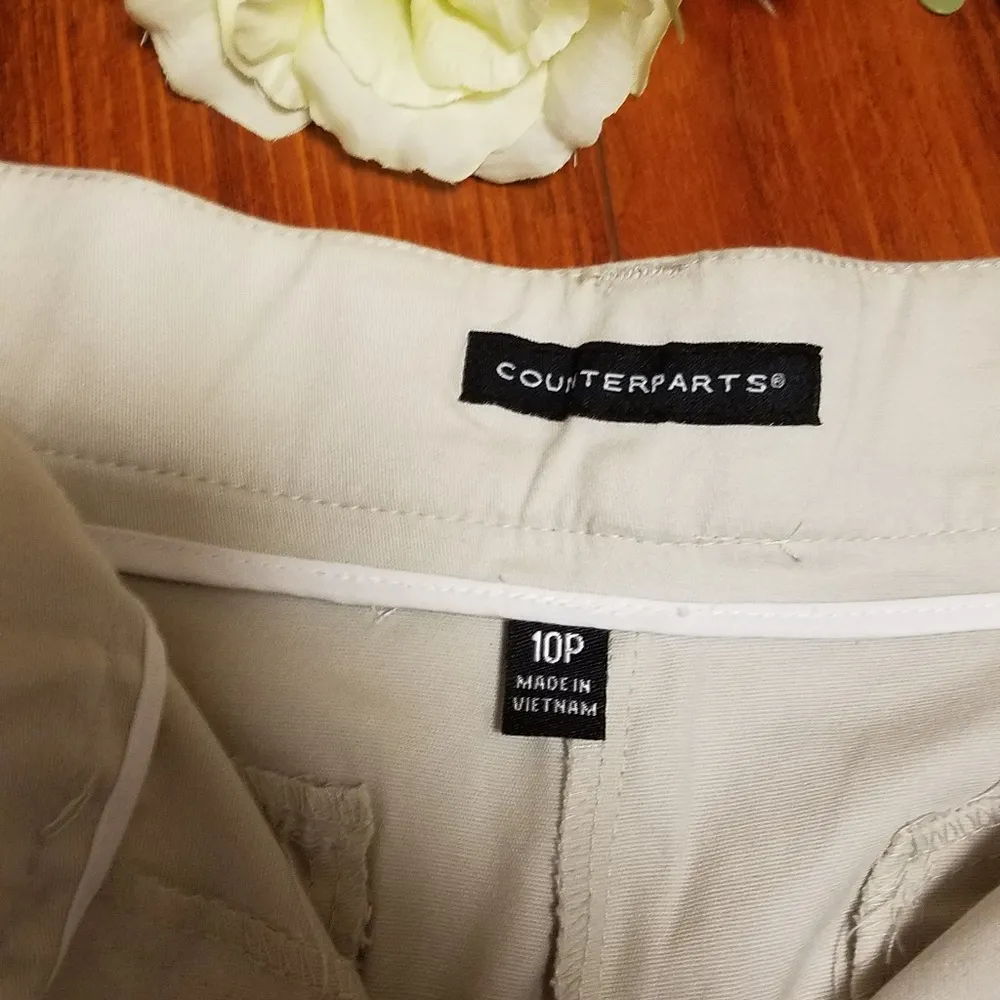 🛍Counterparts Khaki Capris Size Petite 10 - Image 5