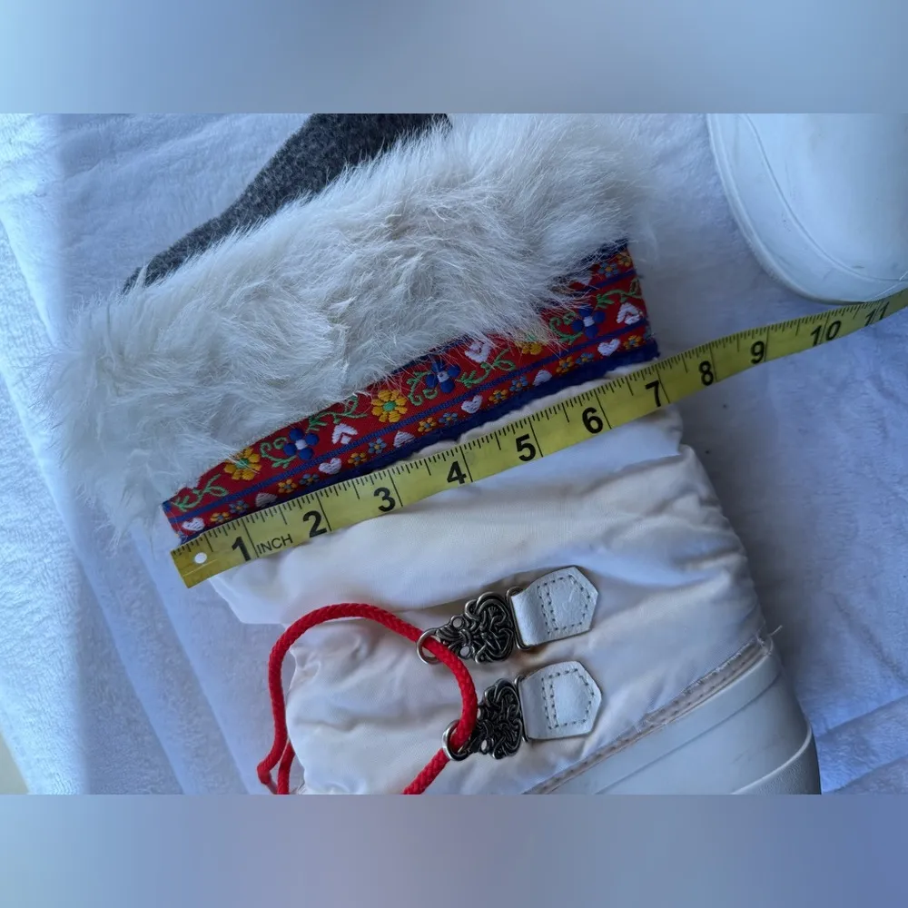 Sorel Women's Winter Boots Swiss Floral Faux Fur Size 6 White Red Arctic Water - Image 5