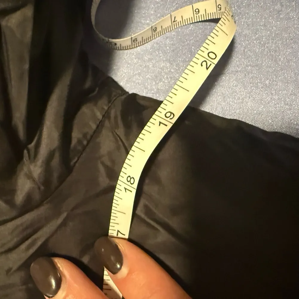 The North Face Black Puffer Women’s Jacket with Quilted Design - Image 6