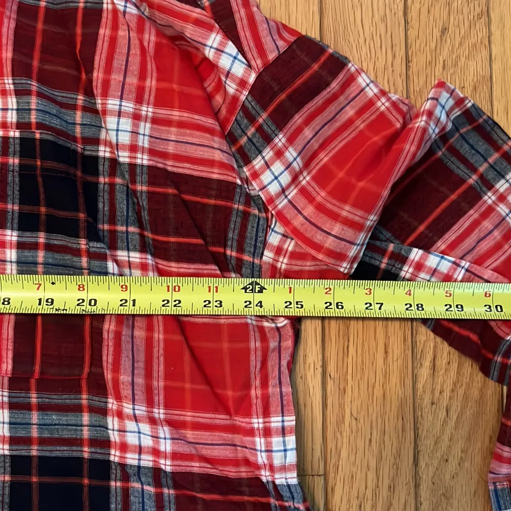Old navy plaid button down - Image 5