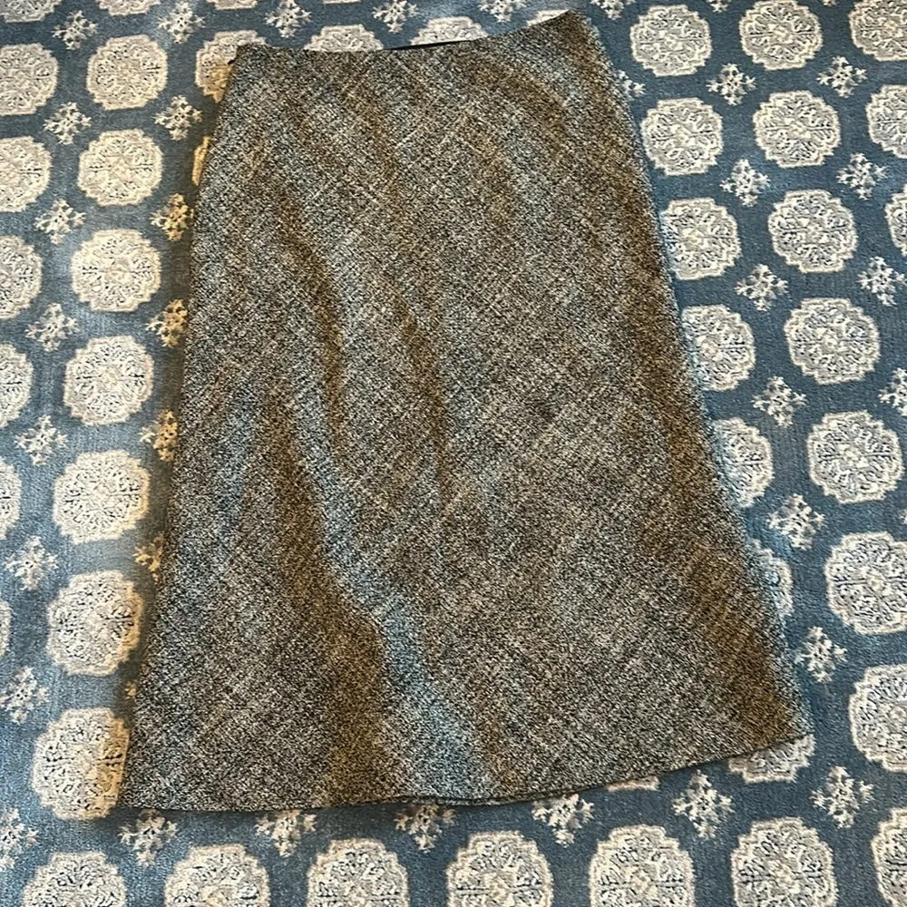 Dana Buchman lined midi skirt amazing detaill ribbon and bead decoration size 8 - Image 6