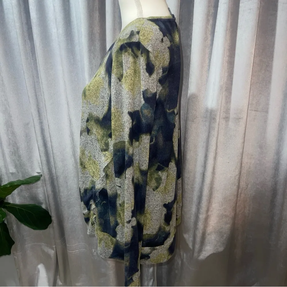 Simply Vera-VeraWang Women's Long Sleeve Top Blue/Green/Gray Tie Dyed- Medium - Image 3