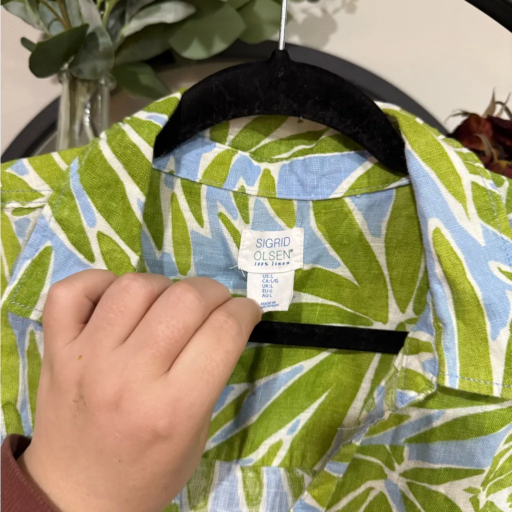 Sigrid Olsen tropical Green and Blue Button Down Shirt size large - Image 4