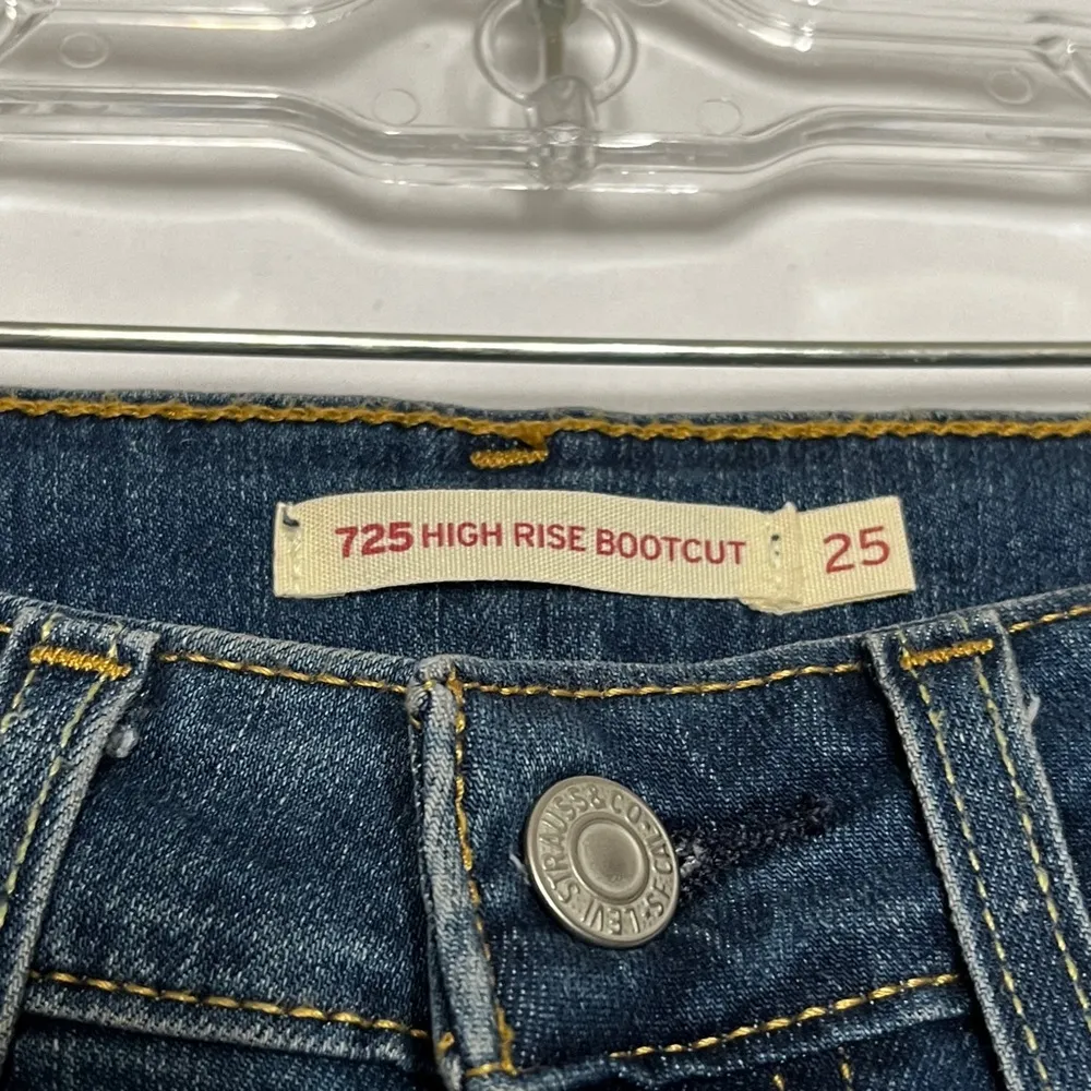 725 Levi's Bootcut Jeans - Image 4