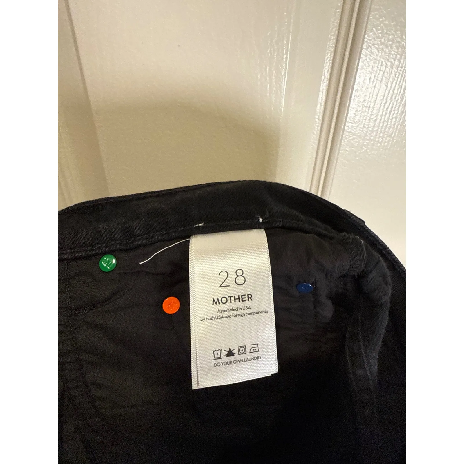 MOTHER SNACKS Black High Waisted Roll Cuff Mom Jeans Women's Size 28 NWT - Image 3