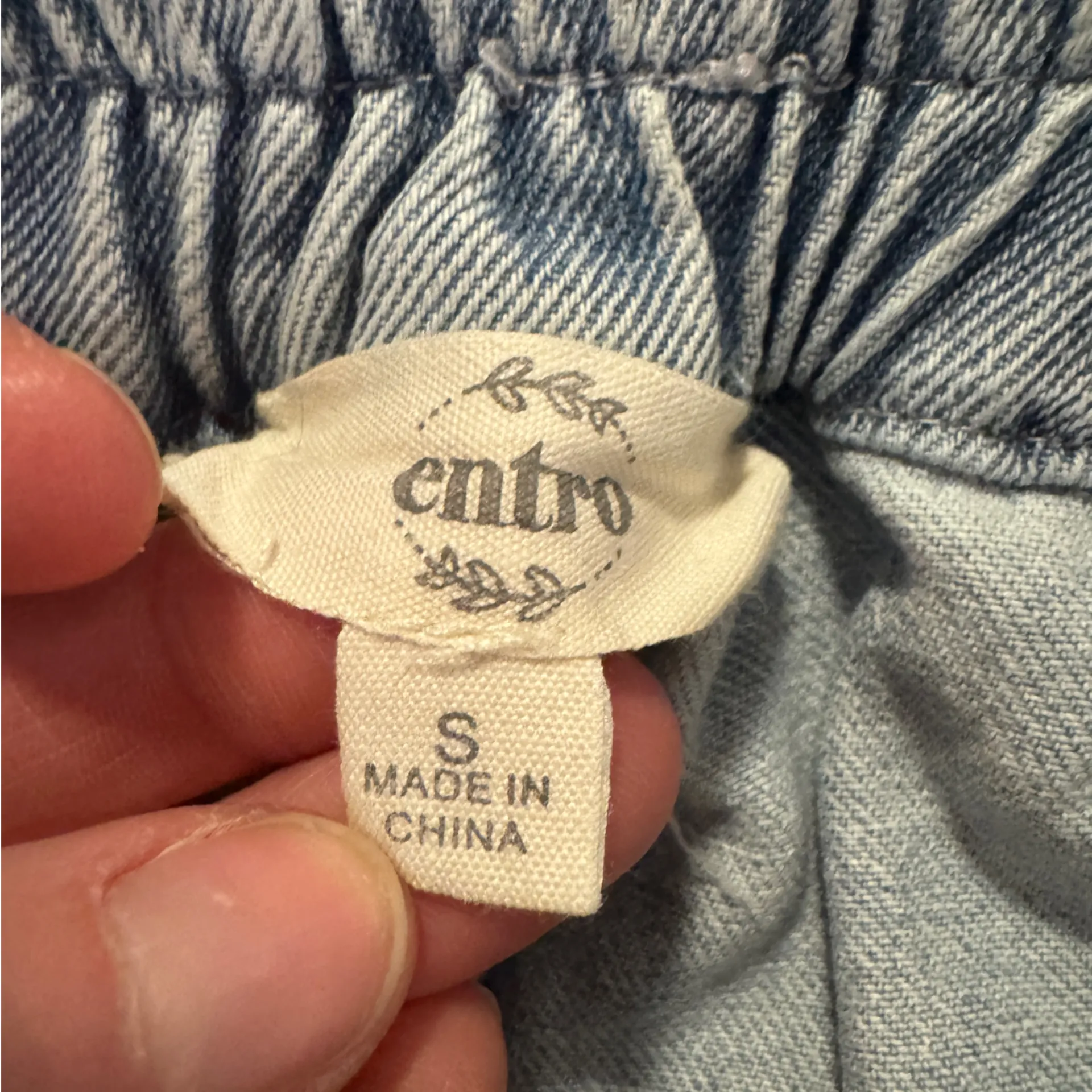 Entro Light Wash Scalloped Jean Shorts - Image 3