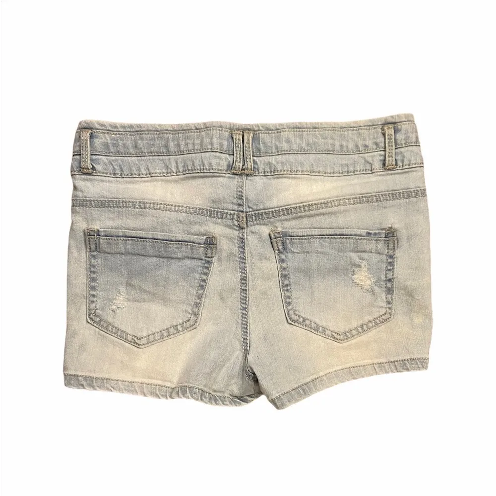 Blue Spice super light wash distressed 7 shorts. - Image 2