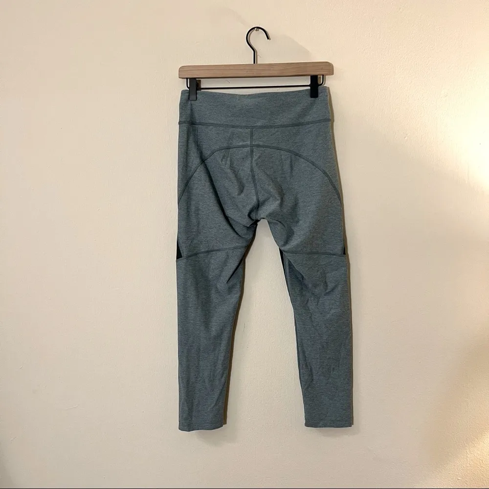 Outdoor Voices Two Tone 3/4 Hunter Green Slate Blue Warmup Leggings - Image 8