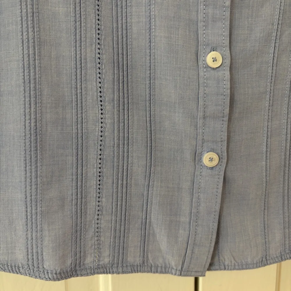 Tommy Hilfiger Women’s Size 6‎ Blue Pintucked Button Down Shirt Blouse Cotton - Image 5
