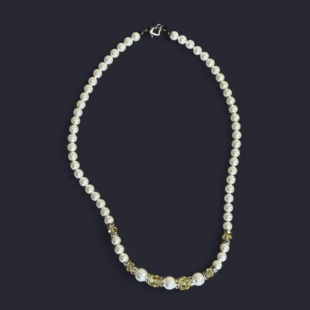 Pearl Necklace White - Image 3