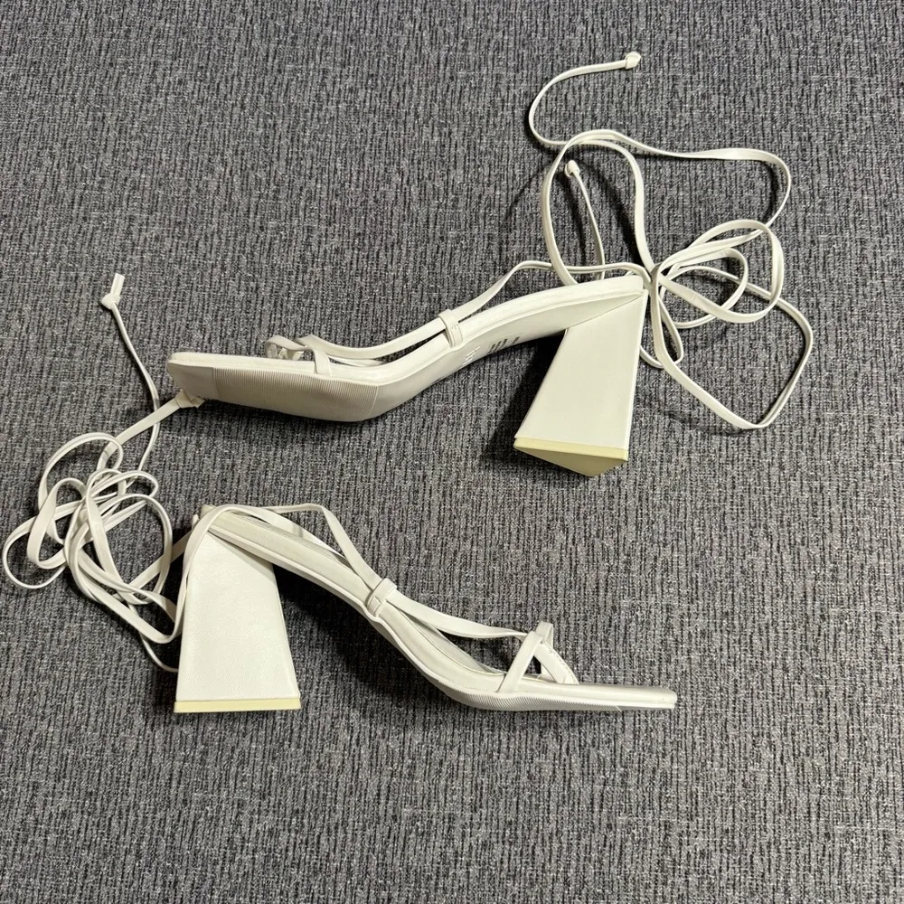 Bar lll Alanap White Heels With Wrap Around Ties - Image 7