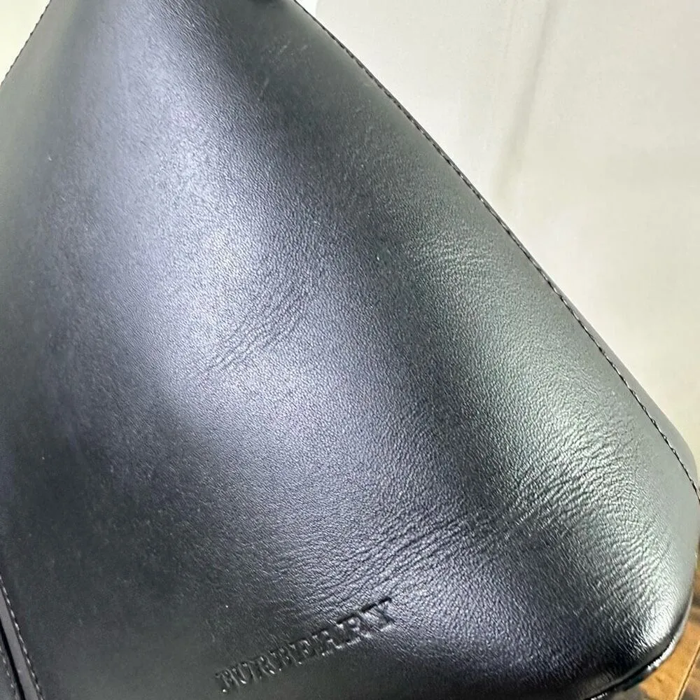 Burberry Vintage Black Leather Shoulder Bag - Image 10
