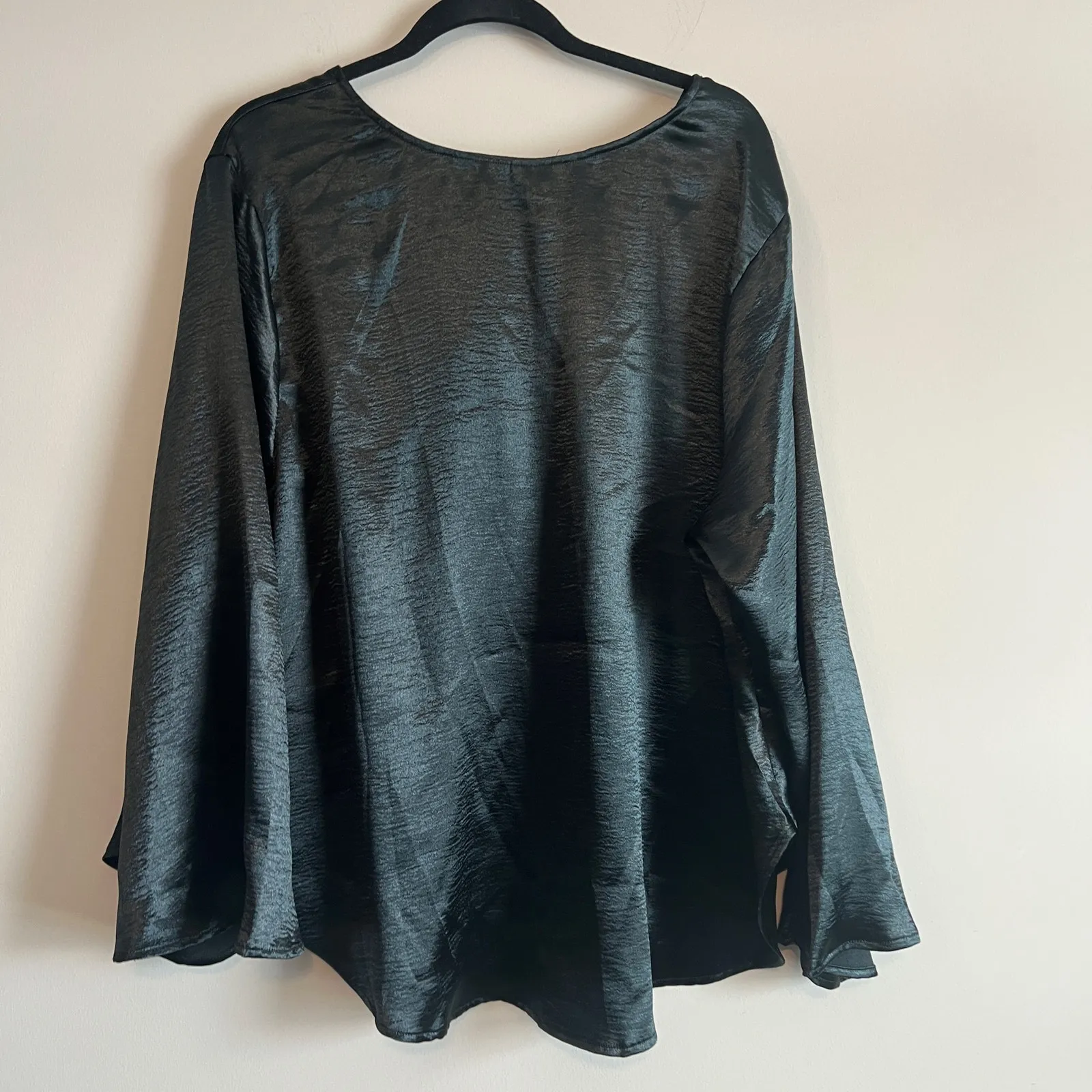 Ava & Viv Women's Black Flared Long Sleeve Satin Blouse - Size 2X - NWT - Image 7