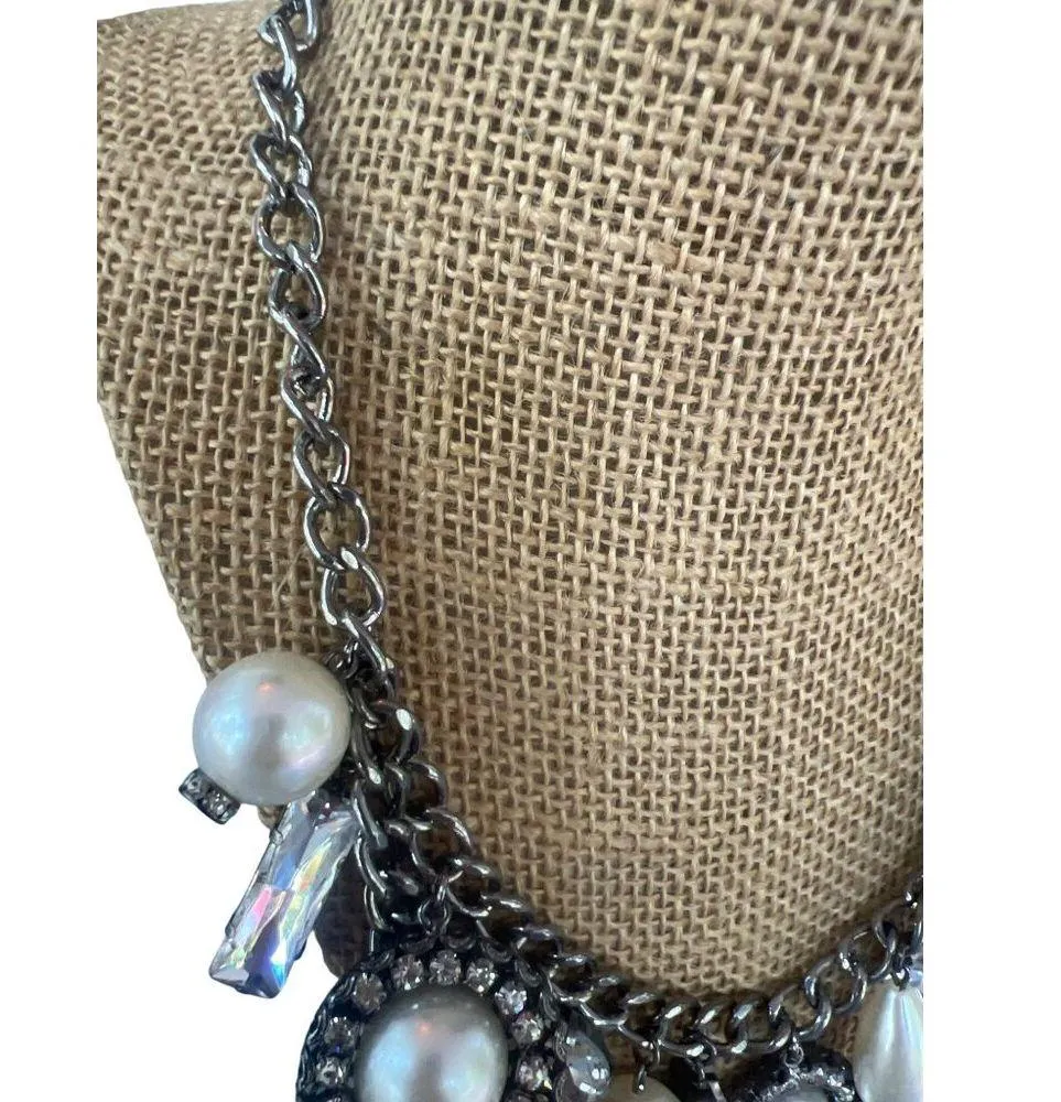 Statement Necklace Faux Pearls Rhinestones Gunmetal Chain Bib Adj 17" + 2" NWT White - Image 3
