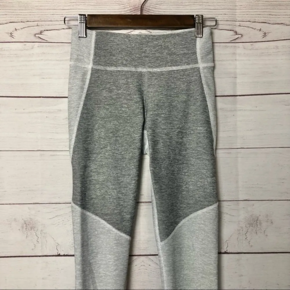 Outdoor Voices Two-Tone Gray Colorblock Warm Up Legging 7/8 XS - Image 5