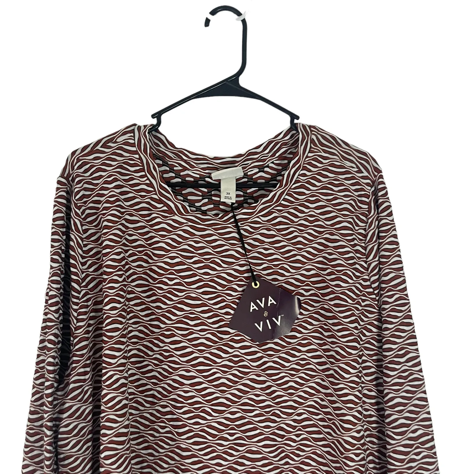 NWT Ava & Viv Women's‎ Plus Size 3X Burgundy Jacquard Long Sleeve Top - Image 3