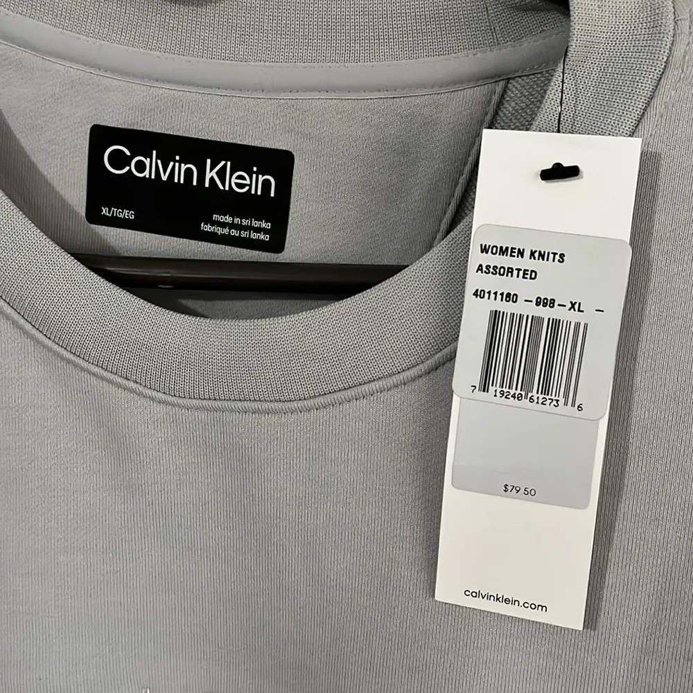 Calvin Klein NWT‎  crewneck - Image 2