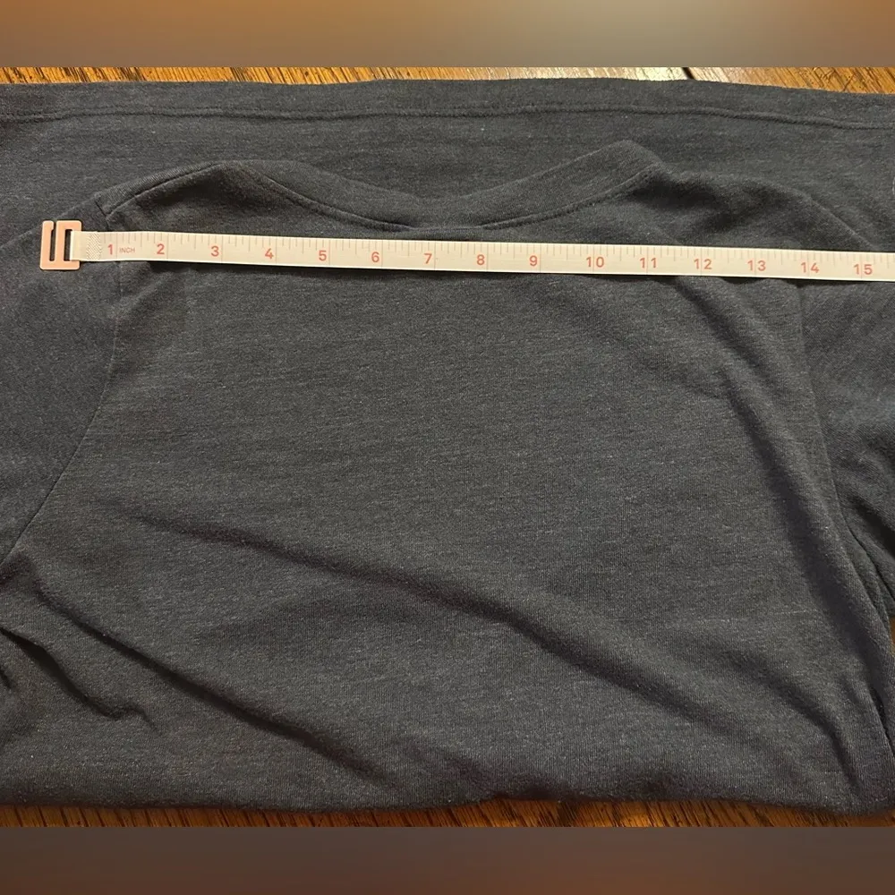 Vintage Women’s Atlanta Braves V-Neck Fitted Shirt - Image 5